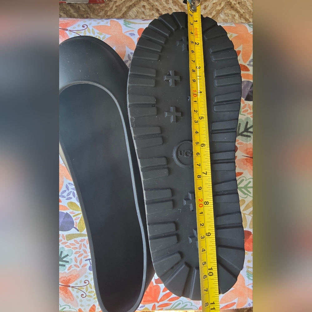 UGG Black Boot Covers - Picture 9 of 10